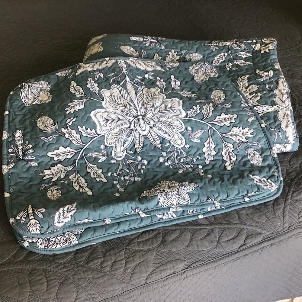 Oversized Queen Comforter Set with Shams